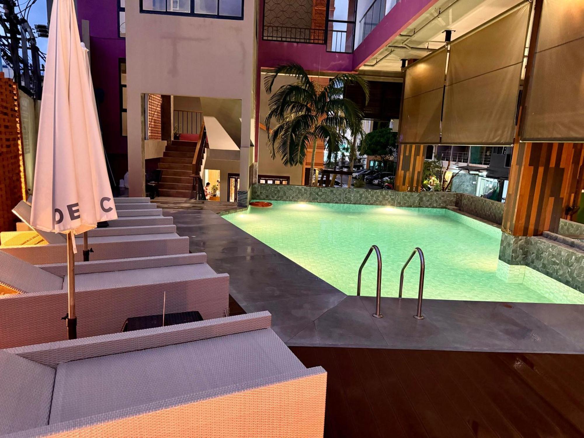 De Cozé Hotel Patong Exterior foto